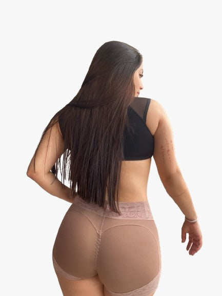 Short cachetero con realce de glúteos